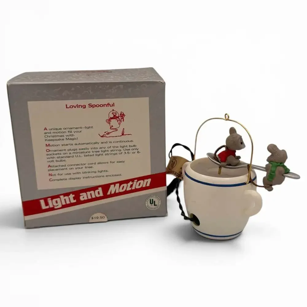 Hallmark Keepsake 1989 Loving Spoonful Magic Light and Motion Ornament
